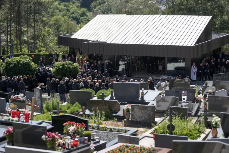 Posljednji ispraćaj Roberta Grileca: Brojne kolege odale počast ubijenom &scaron;efu krim policije