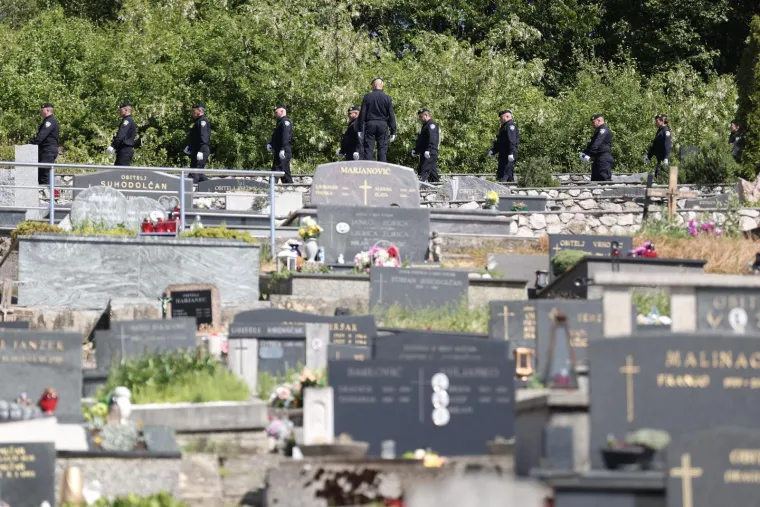 Posljednji ispraćaj Roberta Grileca: Brojne kolege odale počast ubijenom &scaron;efu krim policije
