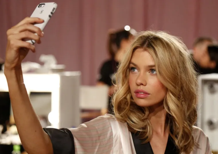 Stella Maxwell pravi je praznik za oči: Ljubila je slavne žene, a mu&scaron;karci zbog nje gube razum