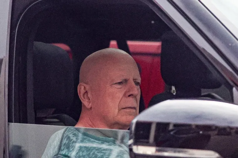 Okrutna dijagnoza promijenila ga je zauvijek: Pogledajte kako Bruce Willis kopni pred očima javnosti