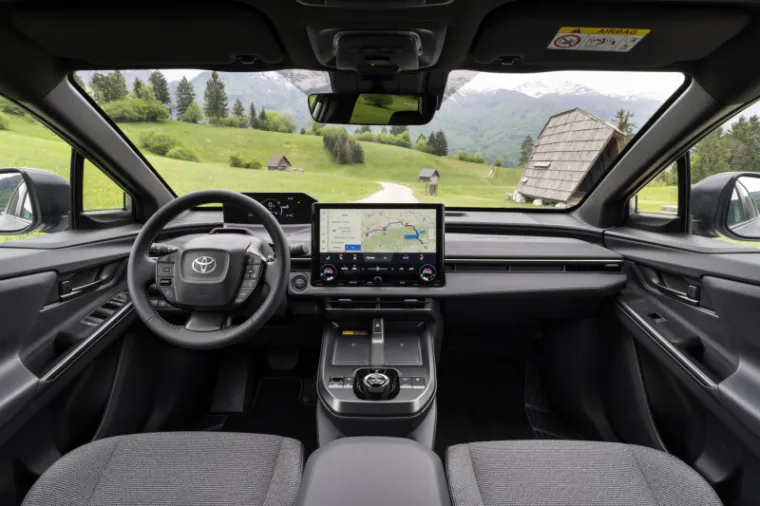 Stiže novi Toyotin SUV: Prtljažnik od 669 litara i ubrzanje do stotke za 4,5 sekundi