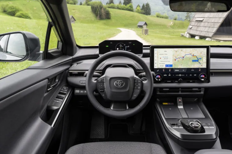 Stiže novi Toyotin SUV: Prtljažnik od 669 litara i ubrzanje do stotke za 4,5 sekundi