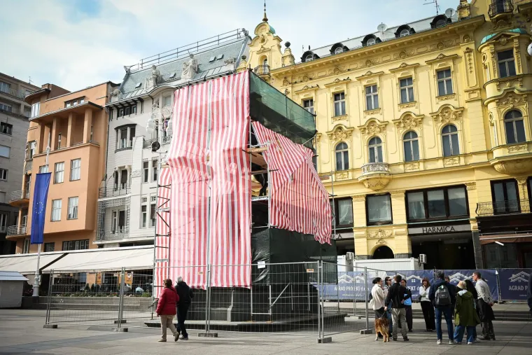 Bana Jelačića prekrili skelama i platnom: Doznajemo &scaron;to se događa u Zagrebu