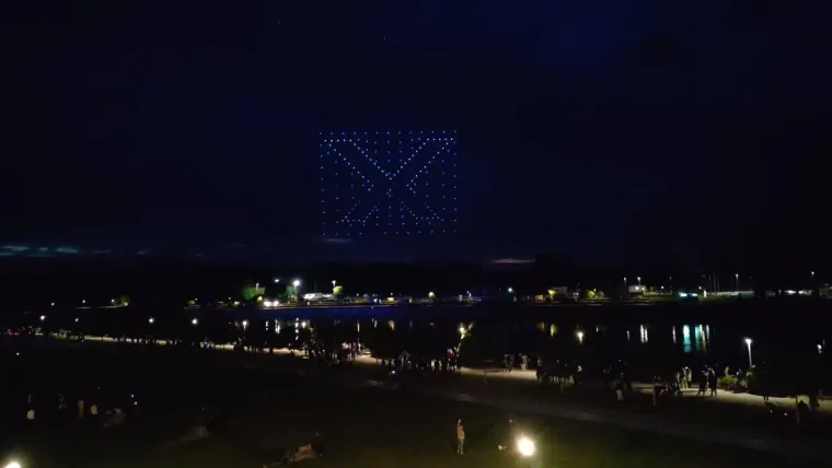 Spektakularni prizori na nebu iznad Osijeka! Pogledajte &scaron;to su dronovi sve napravili