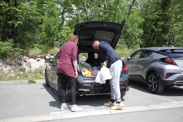 Kakvi prizori! Živjeli su u paklu, a sada su napokon spa&scaron;eni: Ovo je kuća koja je &scaron;okirala javnost