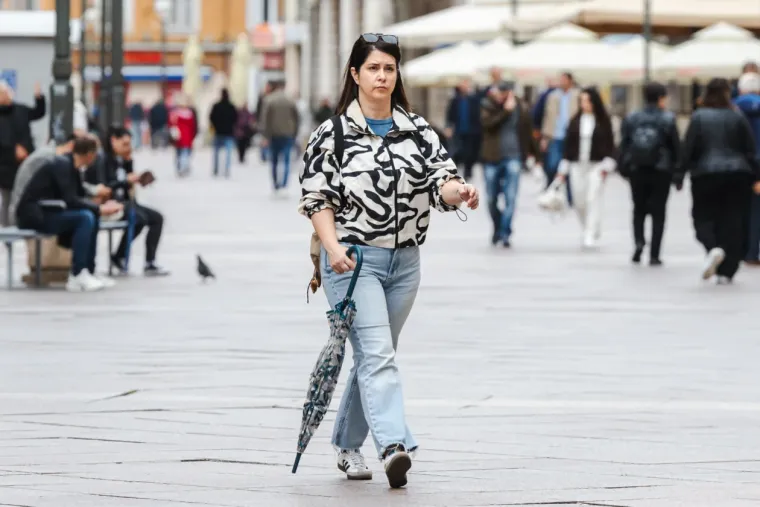 Ki&scaron;a pokvarila planove lijepim Riječankama s Korza: Ovako su se borile protiv ružnog vremena