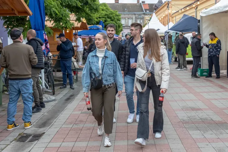 Legice zauzele Sunčanu ulicu: Zbog popularnog festivala sredi&scaron;te Osijeka vrvjelo ljepoticama