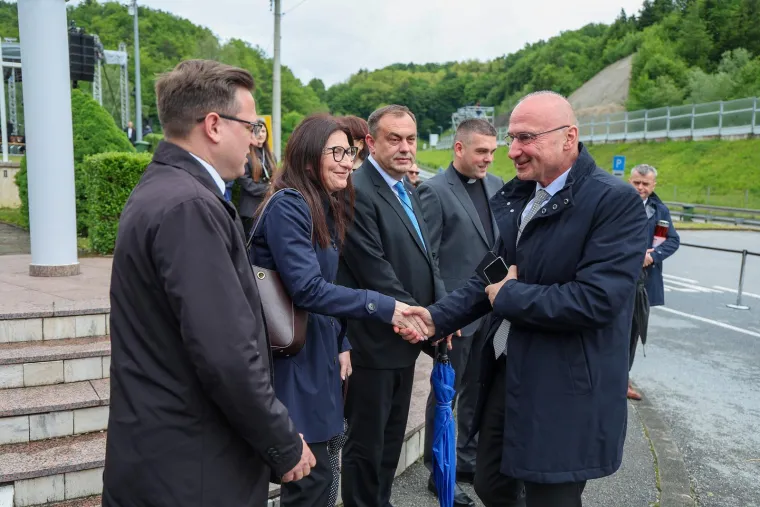 Penava se opasno uvrijedio zbog Plenkovića i Jandrokovića: Pazite tko je do&scaron;ao na misu za Bleiburg