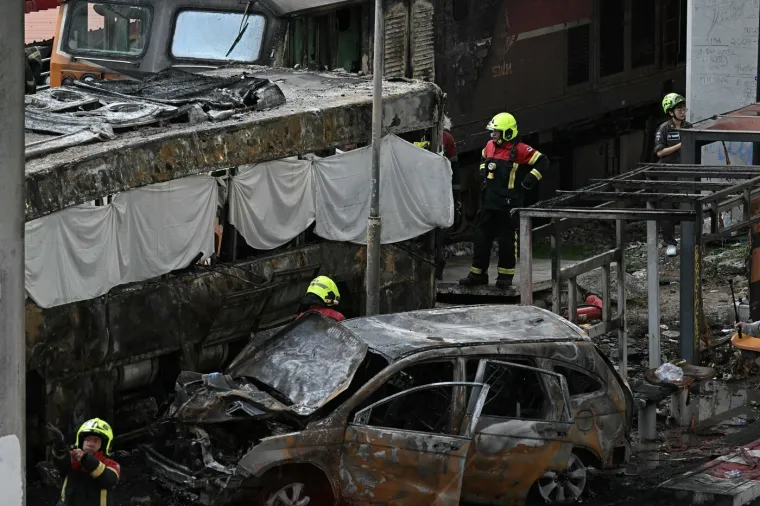 Autobus pun putnika blokirao rampe, vlak nije mogao stati: Pogledajte užas koji je uslijedio