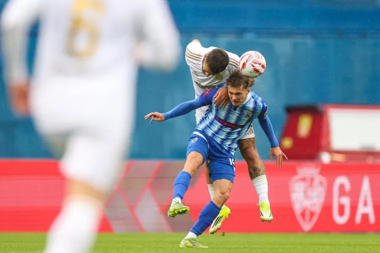 Torcida na ki&scaron;nom Maksimiru poslala poruku igračima Hajduka