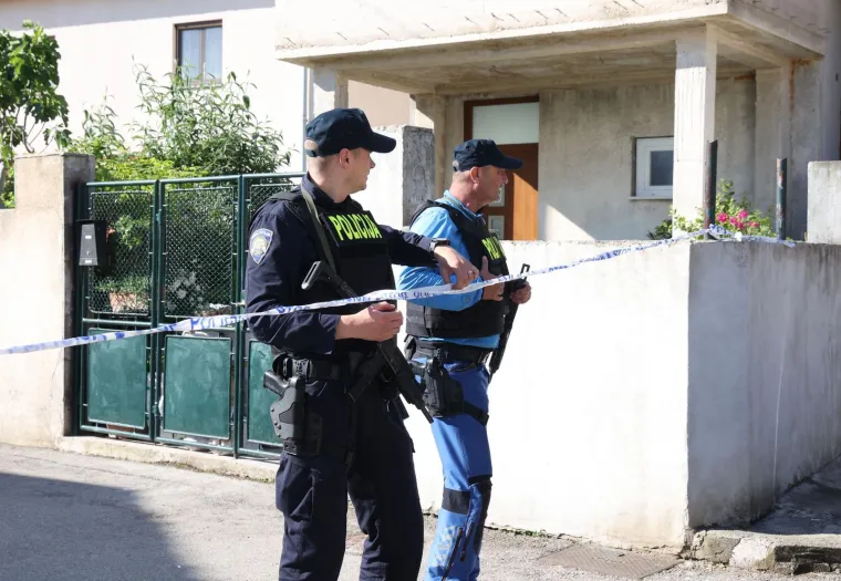 Duge cijevi, helikopter, psi i dronovi... U Drni&scaron;u traje bjesomučna potraga za ubojicom mladića