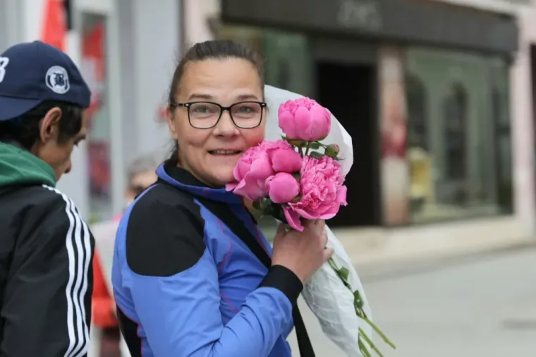 Osmijeh od milijun dolara: Brineta s upečatljivim stilom ukrala svu pažnju u sredi&scaron;tu Čakovca