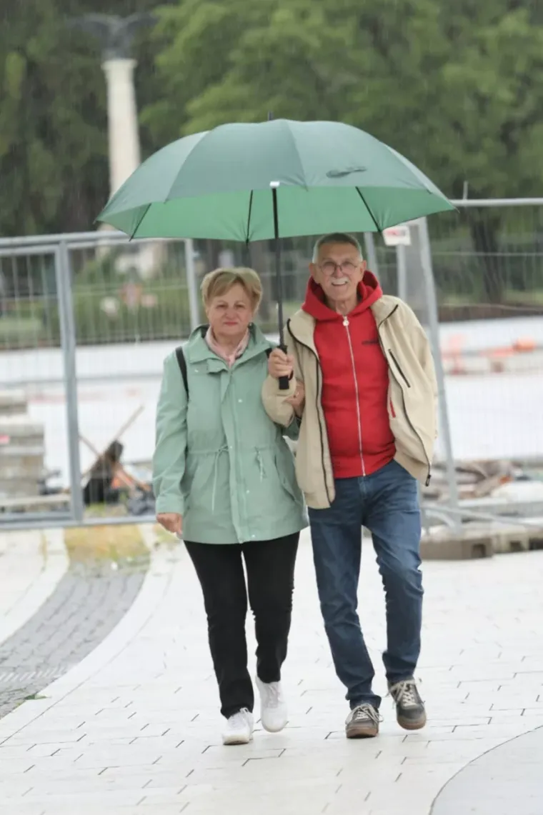Osmijeh od milijun dolara: Brineta s upečatljivim stilom ukrala svu pažnju u sredi&scaron;tu Čakovca