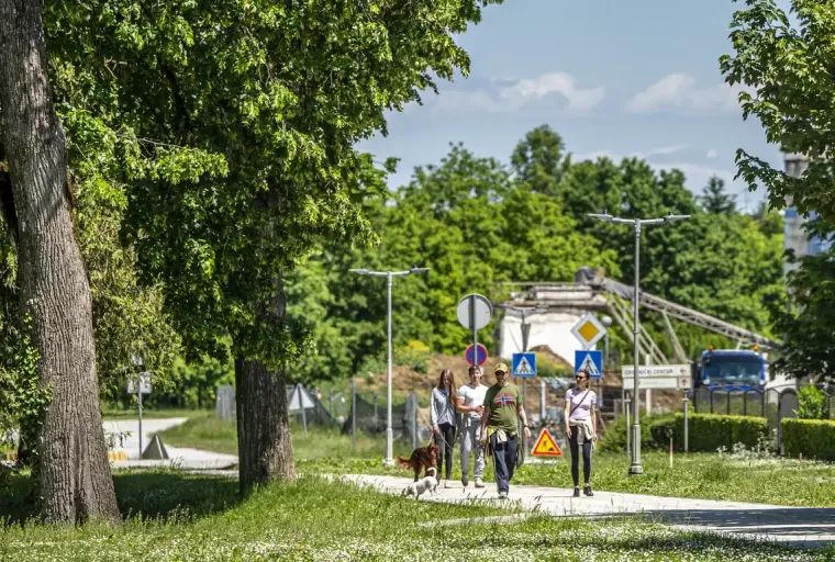 Oni su iskoristili sunčanu nedjelju za rekreaciju: Evo tko bira bicikl, a tko uživa u &scaron;etnji