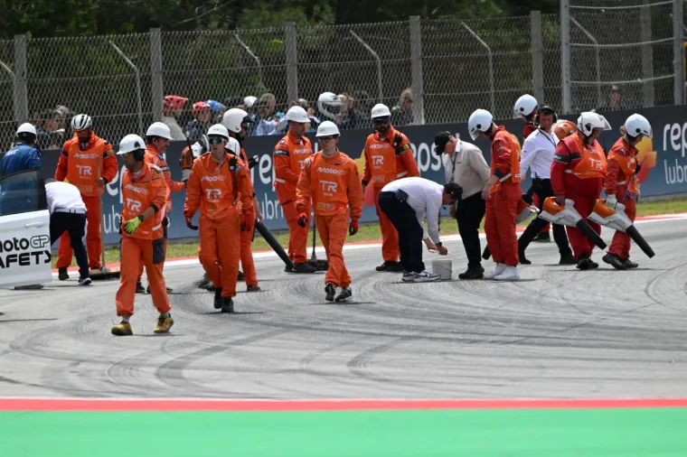 Stravične scene u MotoGP-u! Marquez zavr&scaron;io u bolnici nakon jezivog sudara, hitno operiran