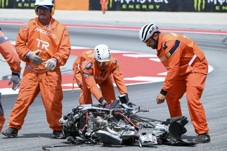 Stravične scene u MotoGP-u! Marquez zavr&scaron;io u bolnici nakon jezivog sudara, hitno operiran
