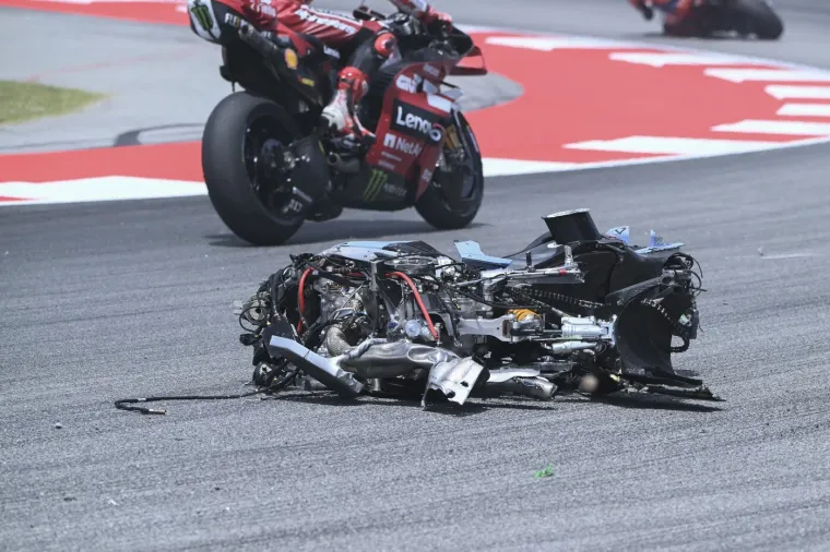 Stravične scene u MotoGP-u! Marquez zavr&scaron;io u bolnici nakon jezivog sudara, hitno operiran