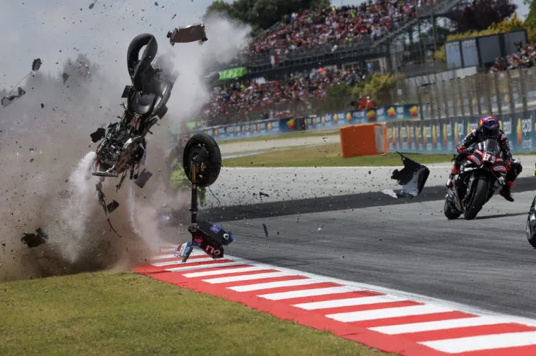 Stravične scene u MotoGP-u! Marquez zavr&scaron;io u bolnici nakon jezivog sudara, hitno operiran