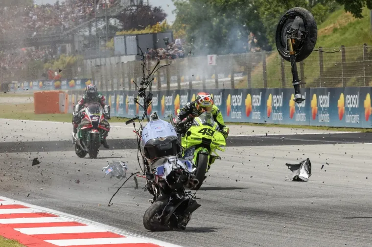 Stravične scene u MotoGP-u! Marquez zavr&scaron;io u bolnici nakon jezivog sudara, hitno operiran