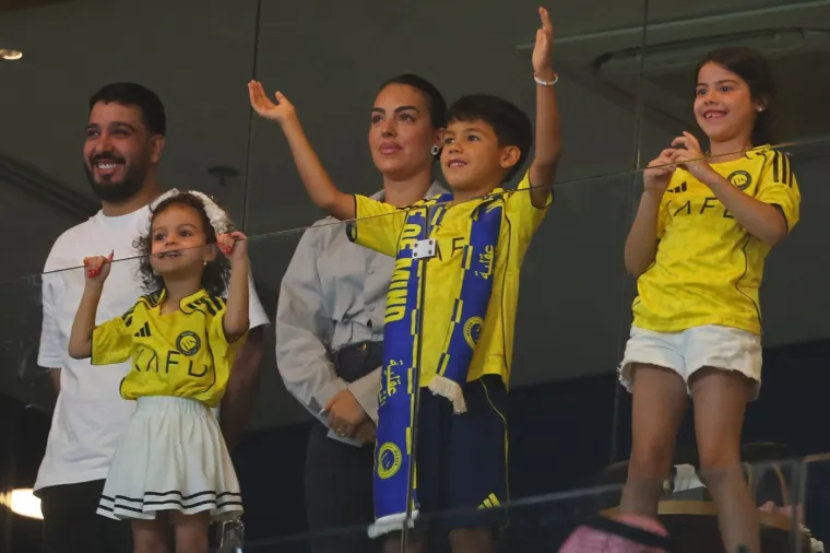 Georgina u izdanju koje je sve iznenadilo, a Ronaldo proživljava gorki kraj sezone
