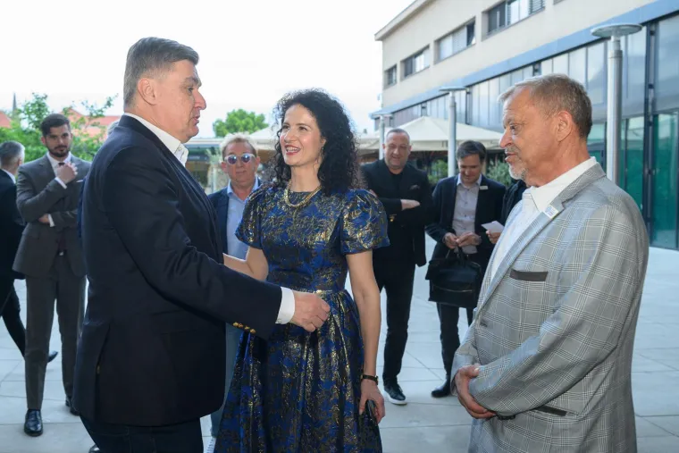 Na premijeru domaćeg filma stigli Milanović, ali i jedan biv&scaron;i predsjednik! Evo tko je jo&scaron; bio