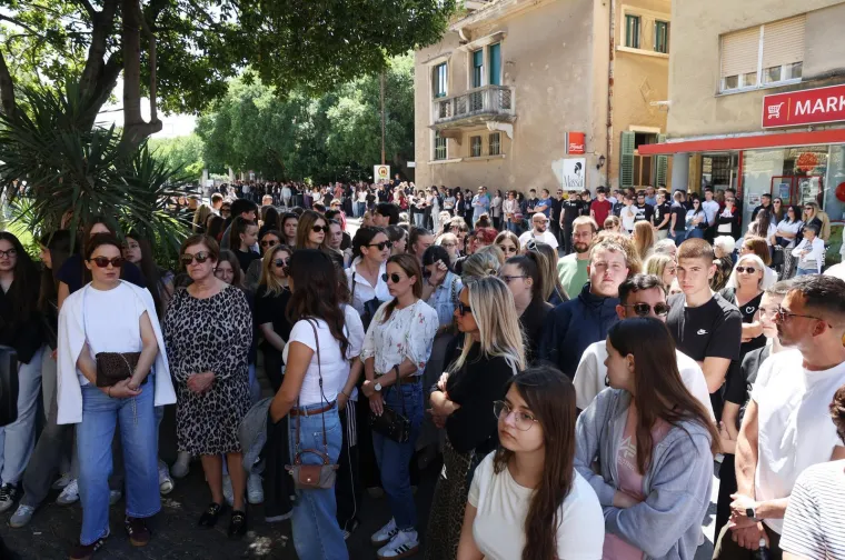 Hrvatska u suzama: Pogledajte koliko ljudi se skupilo zbog ubijenog Luke! 'Niste sami'