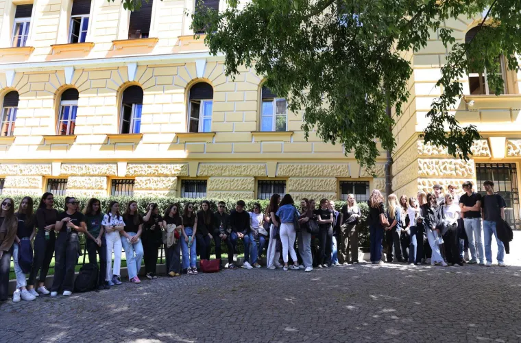 Hrvatska u suzama: Pogledajte koliko ljudi se skupilo zbog ubijenog Luke! 'Niste sami'