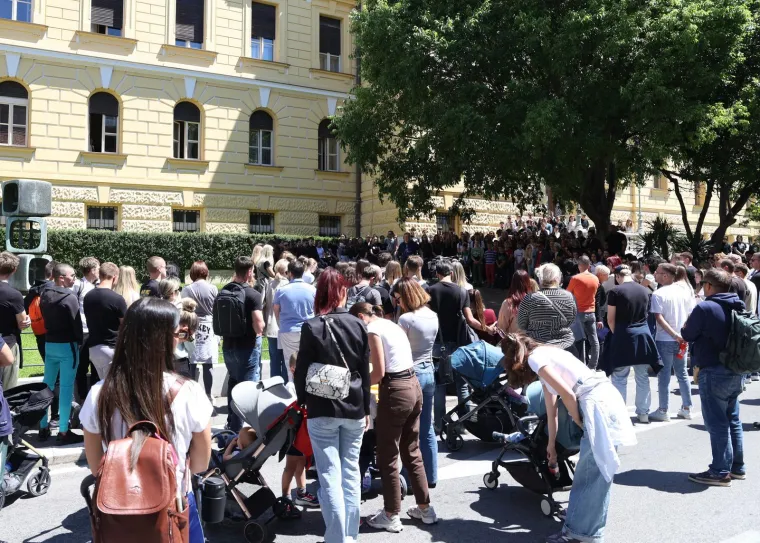Hrvatska u suzama: Pogledajte koliko ljudi se skupilo zbog ubijenog Luke! 'Niste sami'