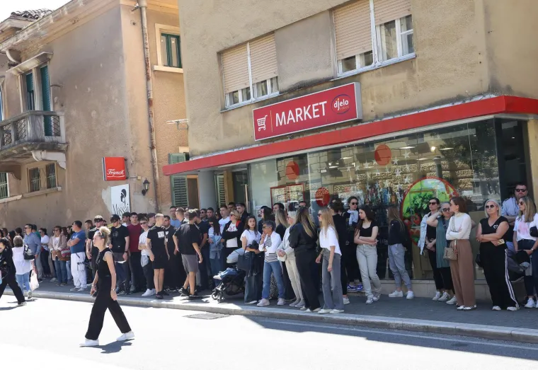 Hrvatska u suzama: Pogledajte koliko ljudi se skupilo zbog ubijenog Luke! 'Niste sami'