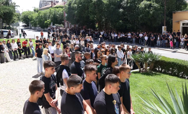Hrvatska u suzama: Pogledajte koliko ljudi se skupilo zbog ubijenog Luke! 'Niste sami'