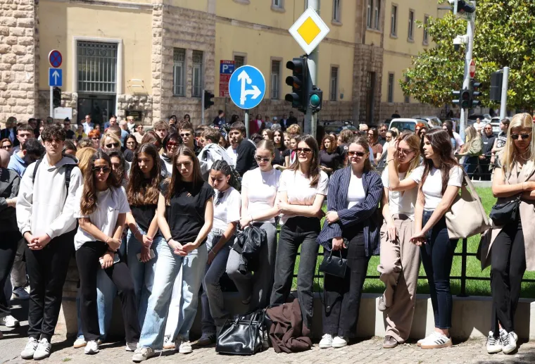 Hrvatska u suzama: Pogledajte koliko ljudi se skupilo zbog ubijenog Luke! 'Niste sami'