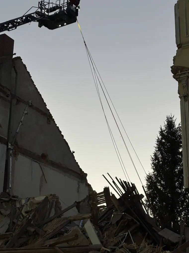 Eksplozija plina uru&scaron;ila zgradu, traže se ljudi pod ru&scaron;evinama: 'Vidio sam ženu kako vri&scaron;ti...'