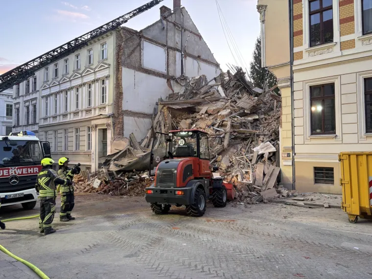 Eksplozija plina uru&scaron;ila zgradu, traže se ljudi pod ru&scaron;evinama: 'Vidio sam ženu kako vri&scaron;ti...'