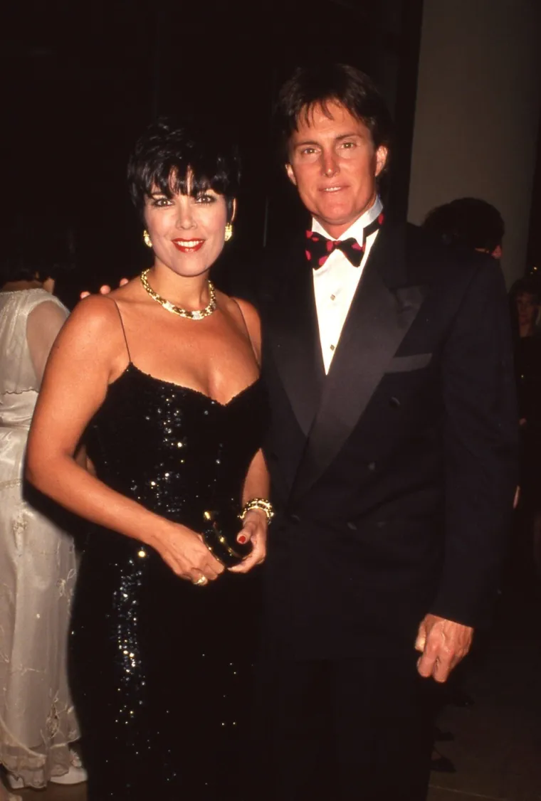 NE RADI GALERIJA Prije faceliftinga i estetskih zahvata: Ovako je Kris Jenner izgledala u mladim danima

Kraljica klana Kardashian nekad je izgledala ovako: Je li Kris Jenner bila prava ljepotica?

Mnogi pričaju o operacijama, ali pogledajte Kris Jenner prije svih zahvata: &Scaron;to kažete na ovaj izgled?
