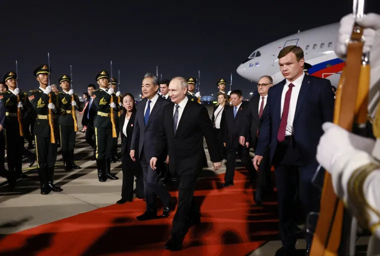 Jesu li dobili jednak tretman? Pogledajte kako su Kinezi dočekali Putina, a kako Trumpa
