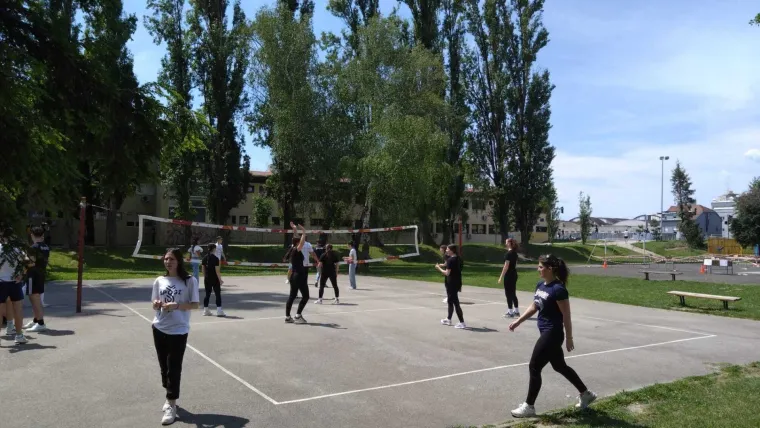Glumci i sporta&scaron;i podržali dobrotvornu akciju &Scaron;portske gimnazije i oku&scaron;ali se u &scaron;ahu