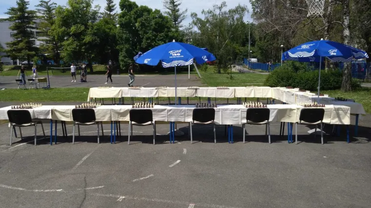 Glumci i sporta&scaron;i podržali dobrotvornu akciju &Scaron;portske gimnazije i oku&scaron;ali se u &scaron;ahu