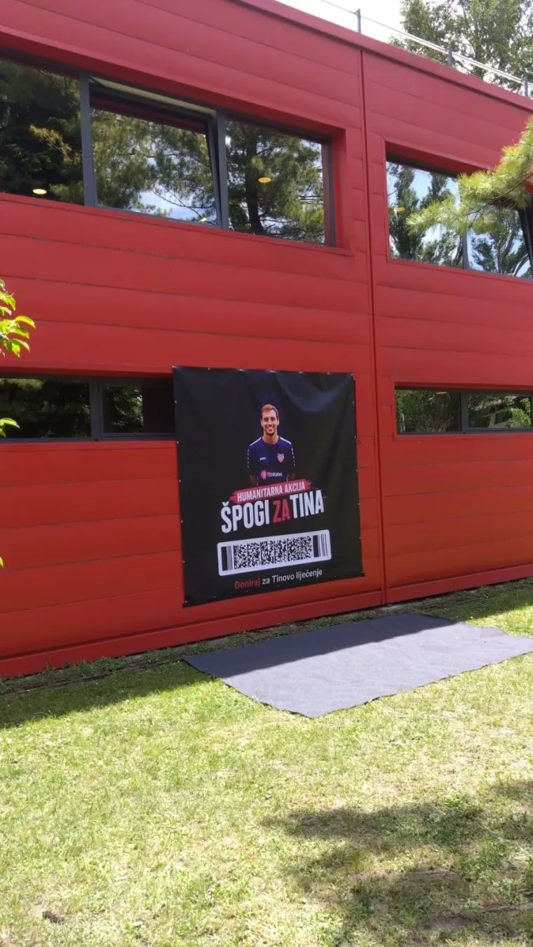 Glumci i sporta&scaron;i podržali dobrotvornu akciju &Scaron;portske gimnazije i oku&scaron;ali se u &scaron;ahu