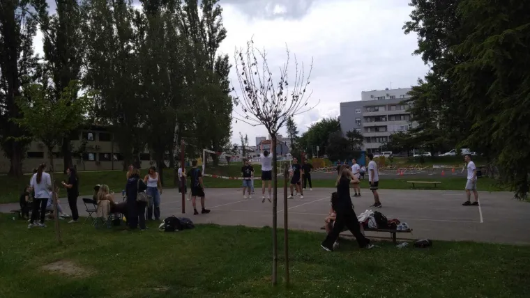 Glumci i sporta&scaron;i podržali dobrotvornu akciju &Scaron;portske gimnazije i oku&scaron;ali se u &scaron;ahu