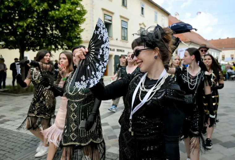 Maturanti razigrali ulice Varaždina: Pogledajte u &scaron;to su se preru&scaron;ili i tko je uzeo nagradu