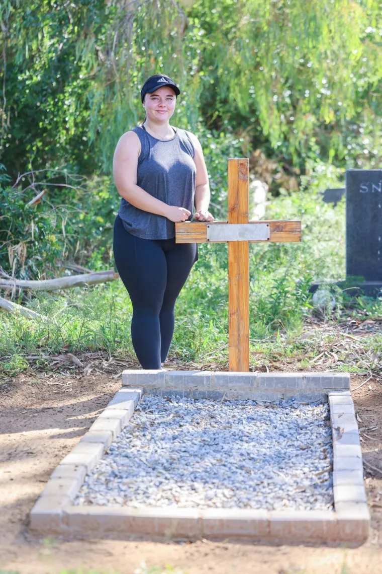 Kako bi skupila za faks, ponudila se da čisti grobove i u kratkom roku na&scaron;la čudesan broj klijenata