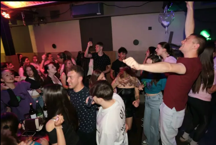 Ovako se slavi: Studenti u Čakovcu priredili nezaboravni ludi tulum za kraj akademske godine