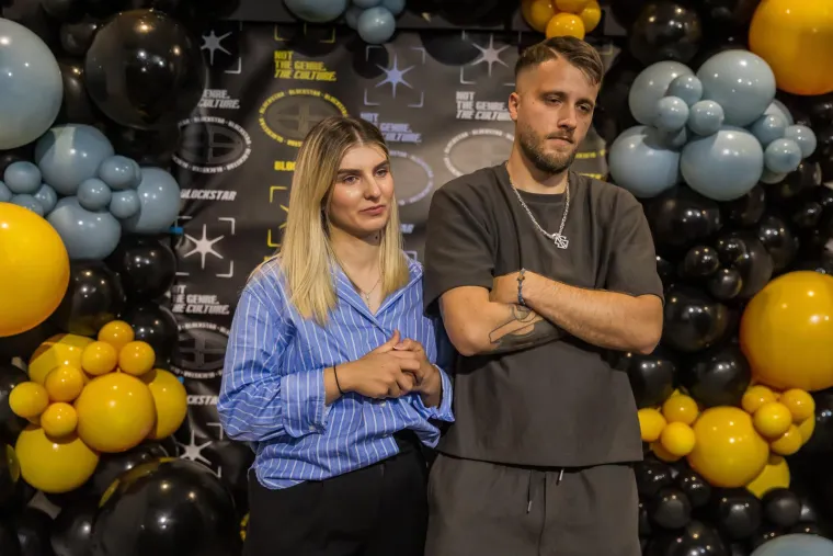 Gr&scaron;e okupio estradu u Splitu: Svu pažnju ukrala njegova samozatajna supruga Rafaela