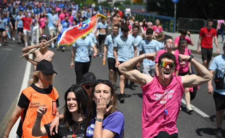 Ludnica diljem Hrvatske: Tisuće maturanata priredilo scene koje će pamtiti cijeli život