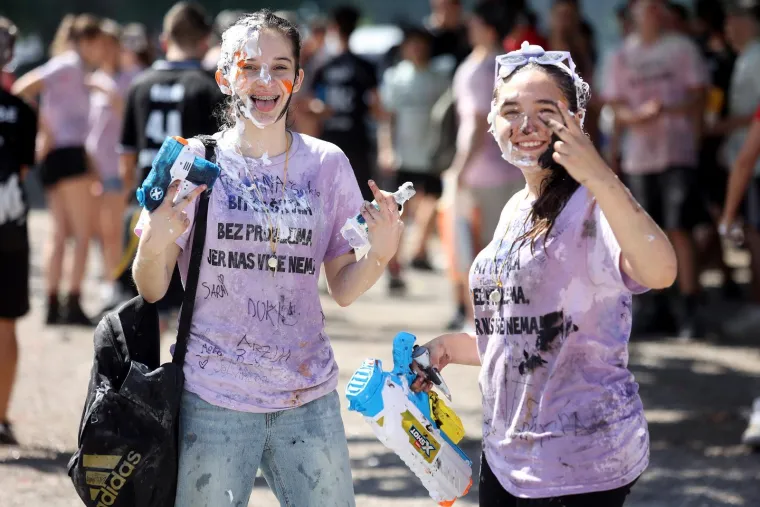 Pogledajte megagaleriju maturantskog ludila diljem Hrvatske: Ovo će se dugo pamtiti!