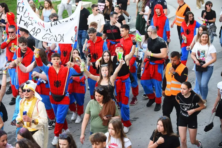 Pogledajte megagaleriju maturantskog ludila diljem Hrvatske: Ovo će se dugo pamtiti!