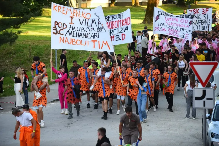 Pogledajte megagaleriju maturantskog ludila diljem Hrvatske: Ovo će se dugo pamtiti!