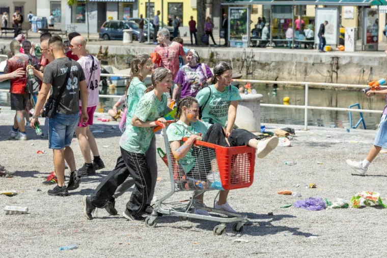 Pogledajte megagaleriju maturantskog ludila diljem Hrvatske: Ovo će se dugo pamtiti!