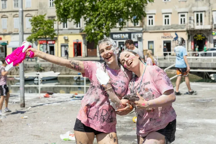 Pogledajte megagaleriju maturantskog ludila diljem Hrvatske: Ovo će se dugo pamtiti!