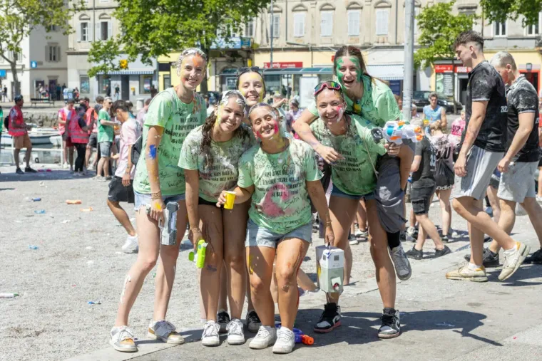Pogledajte megagaleriju maturantskog ludila diljem Hrvatske: Ovo će se dugo pamtiti!